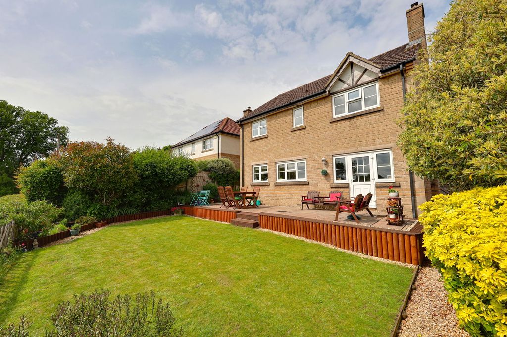 Property photo 2 of 48