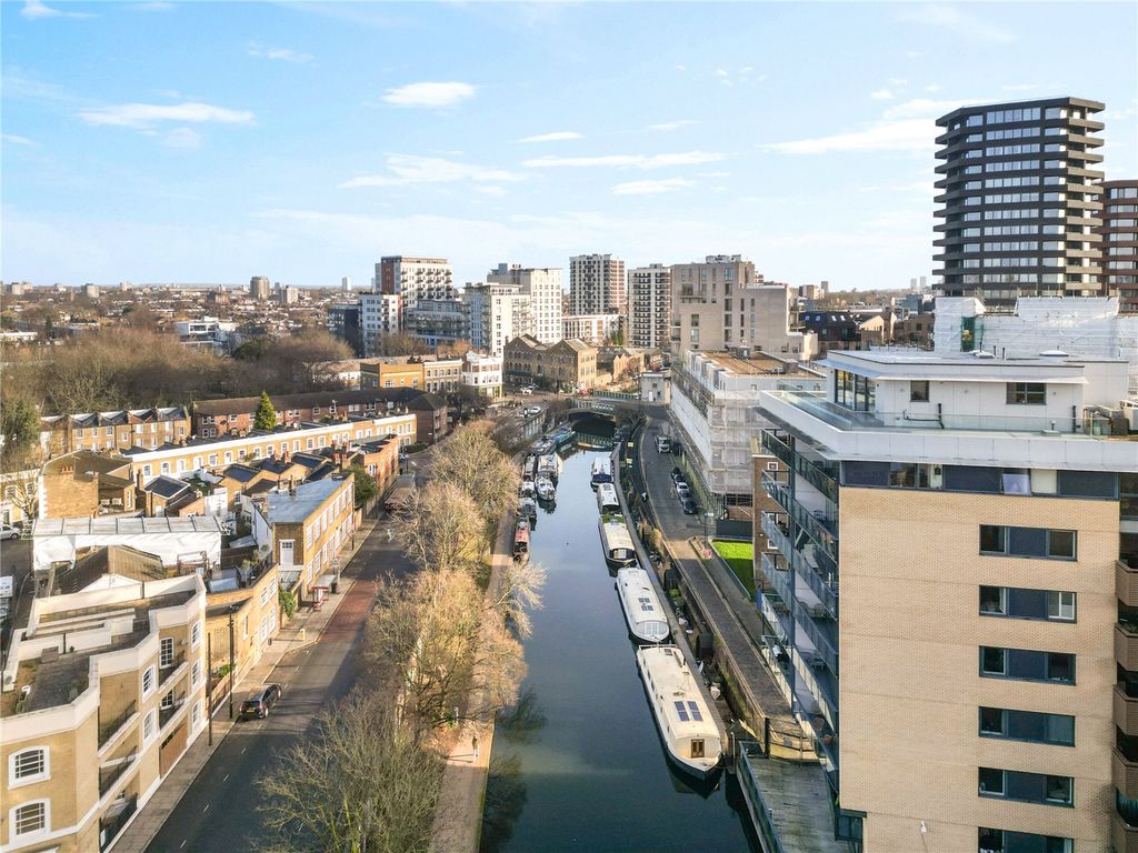 Property photo 2 of 29 Picture No. 23