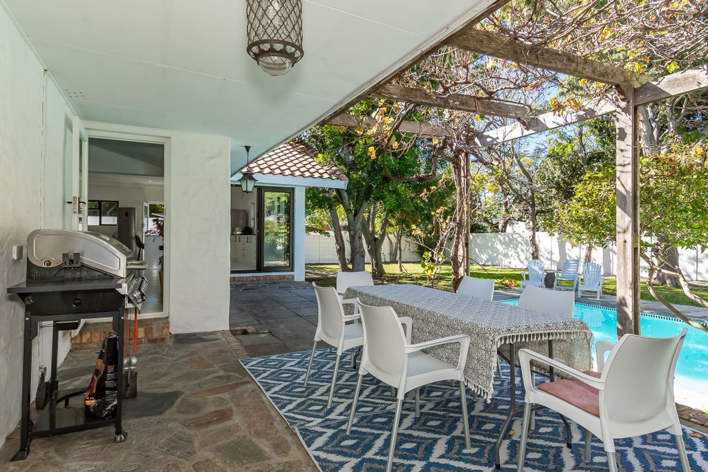Property photo 3 of 39 Kw1738215