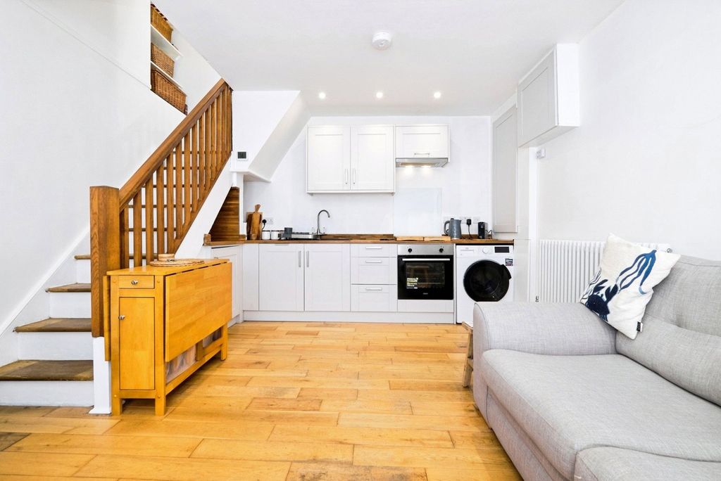 Property photo 2 of 19 Picture No. 04