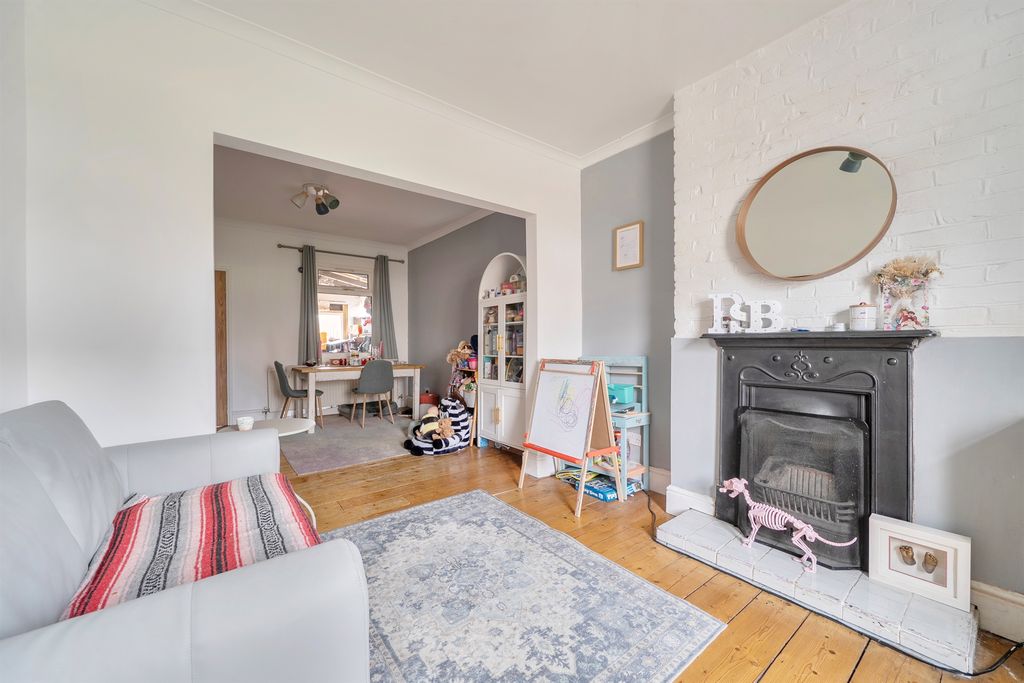 Property photo 3 of 12