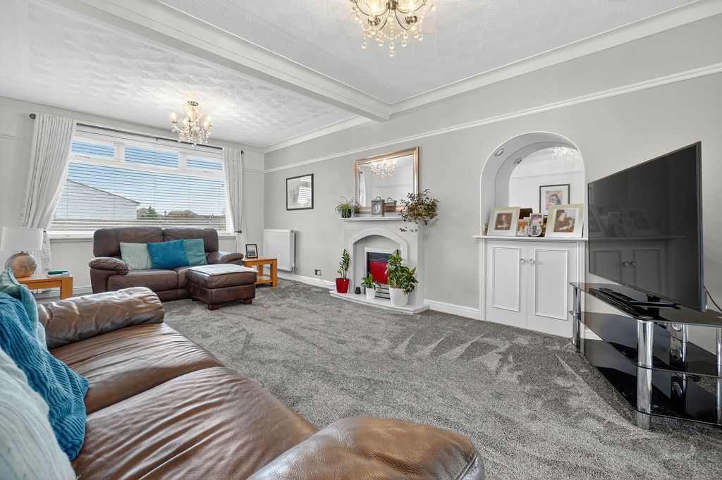 Property photo 3 of 32