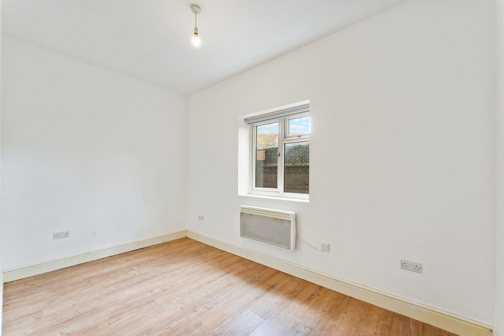 Property photo 3 of 4 Photo