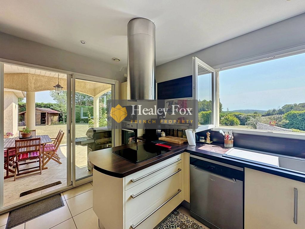 Property photo 2 of 17 8Bd3c33335679A610E4256d6111202A8