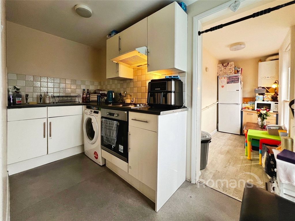 Property photo 2 of 17 Picture No. 13