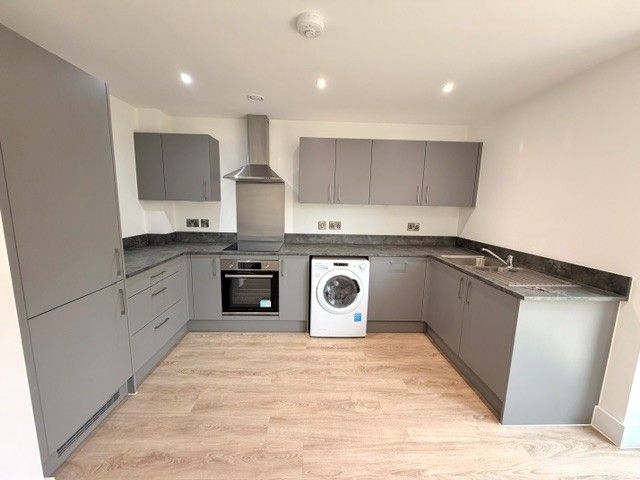 Property photo 3 of 11 Kitchen