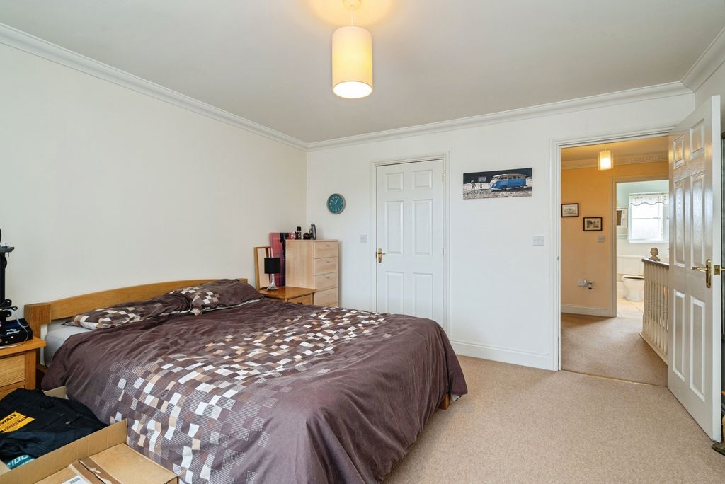 Property photo 3 of 28 Pbox-Img.Jpg