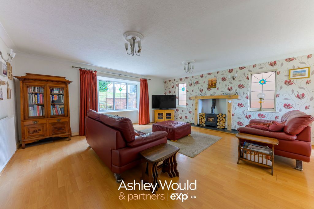 Property photo 3 of 30
