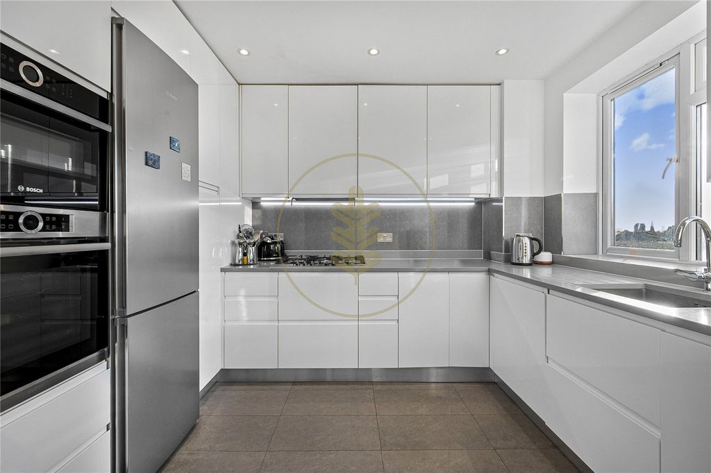 Property photo 2 of 15 Picture No. 04