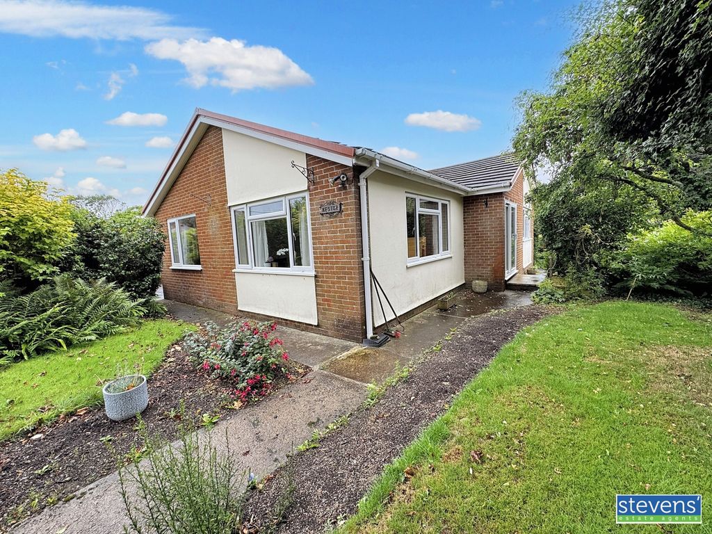 Property photo 1 of 20 Image00006