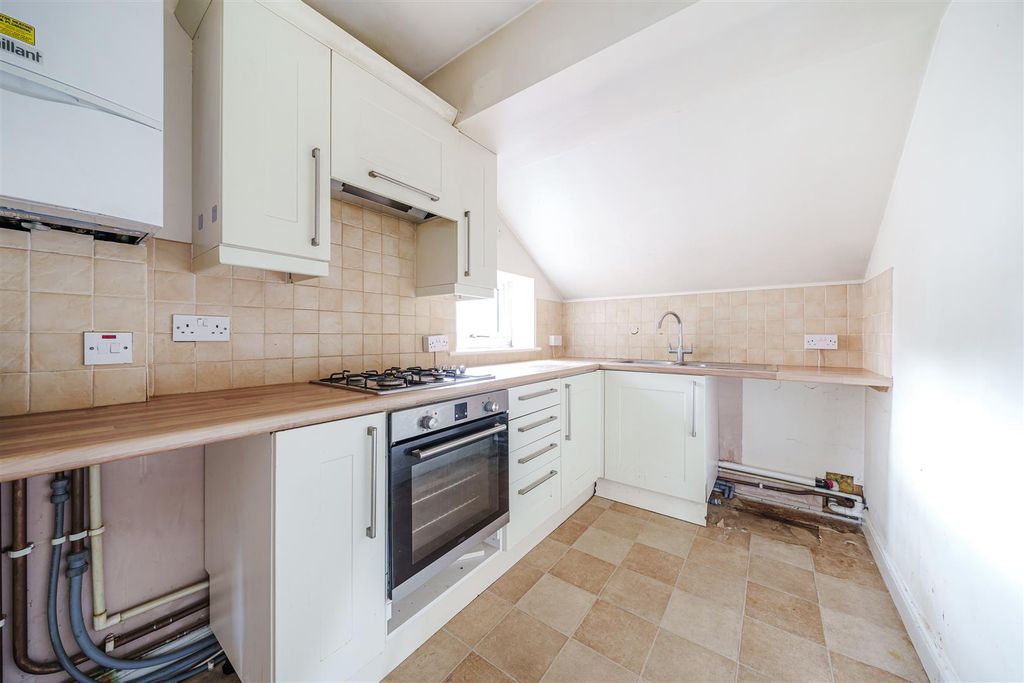 Property photo 2 of 20 Kitchen