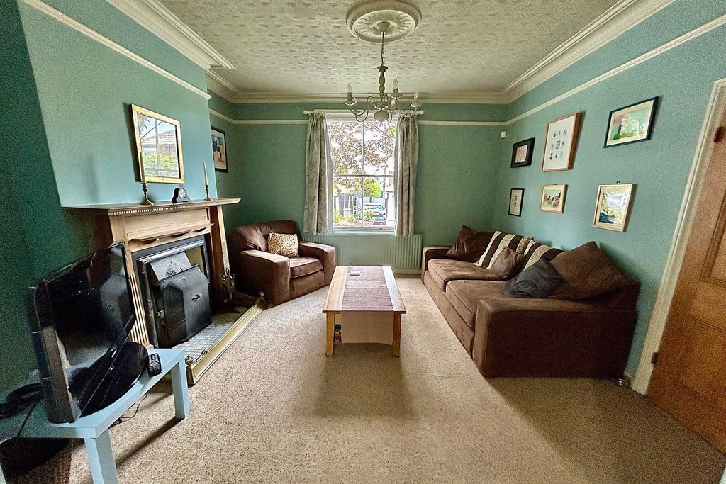 Property photo 3 of 25 Living Room