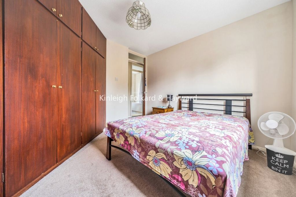 Property photo 3 of 6 835cd558-09Db-47A3-8