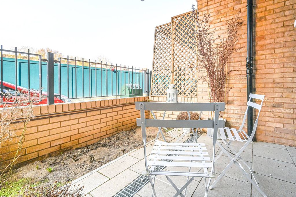Property photo 3 of 9