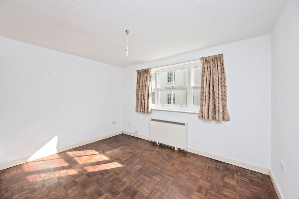 Property photo 3 of 22