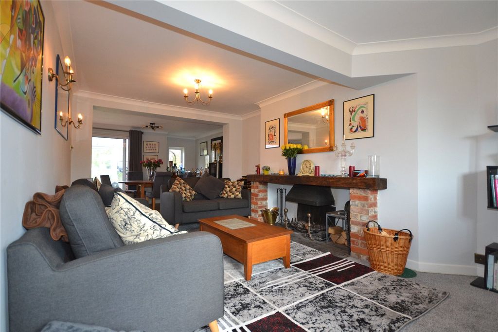 Property photo 3 of 17 Sitting Room