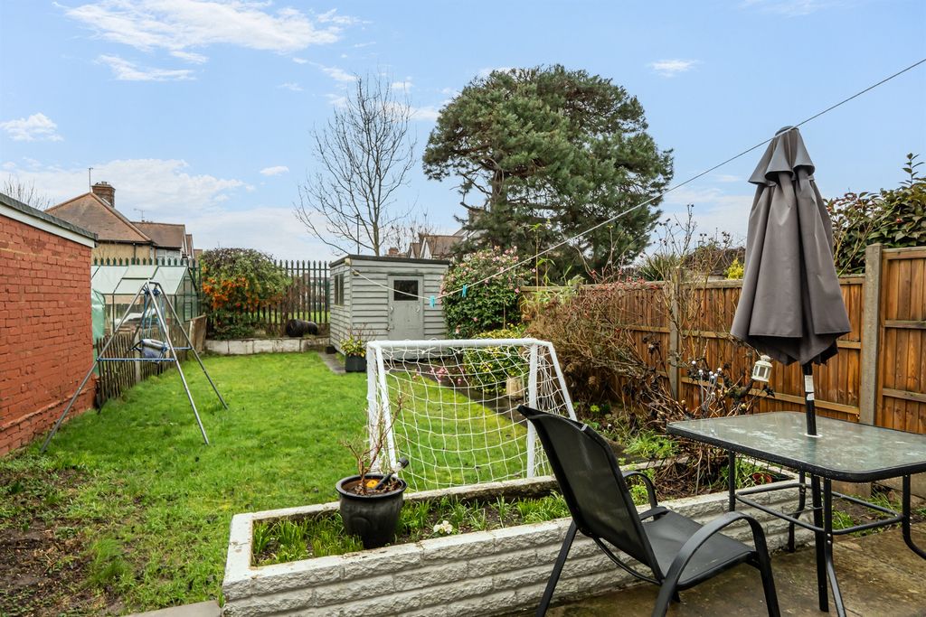 Property photo 2 of 12