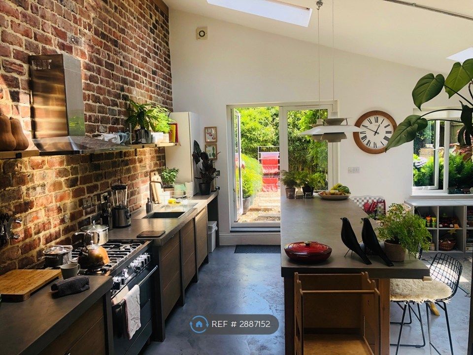 Property photo 2 of 35