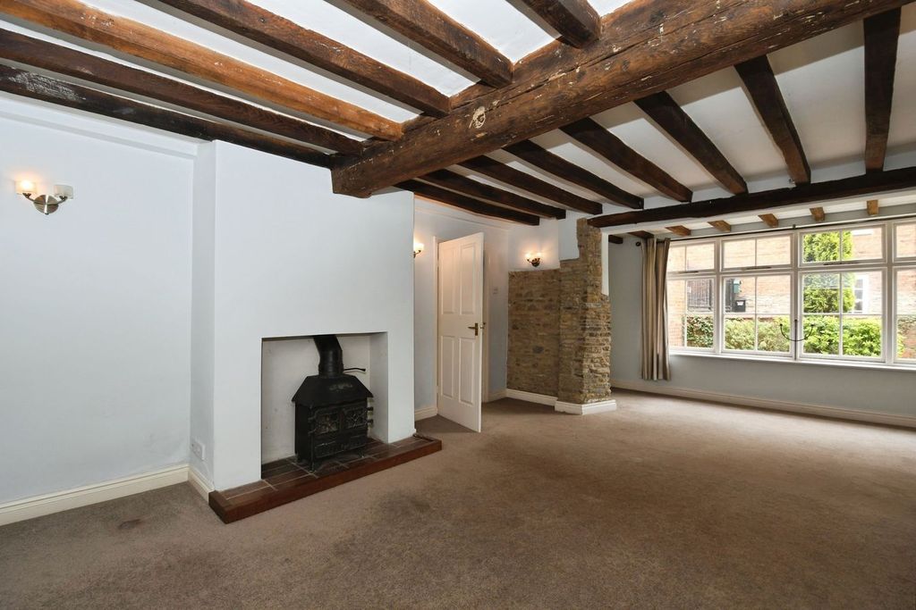 Property photo 2 of 25