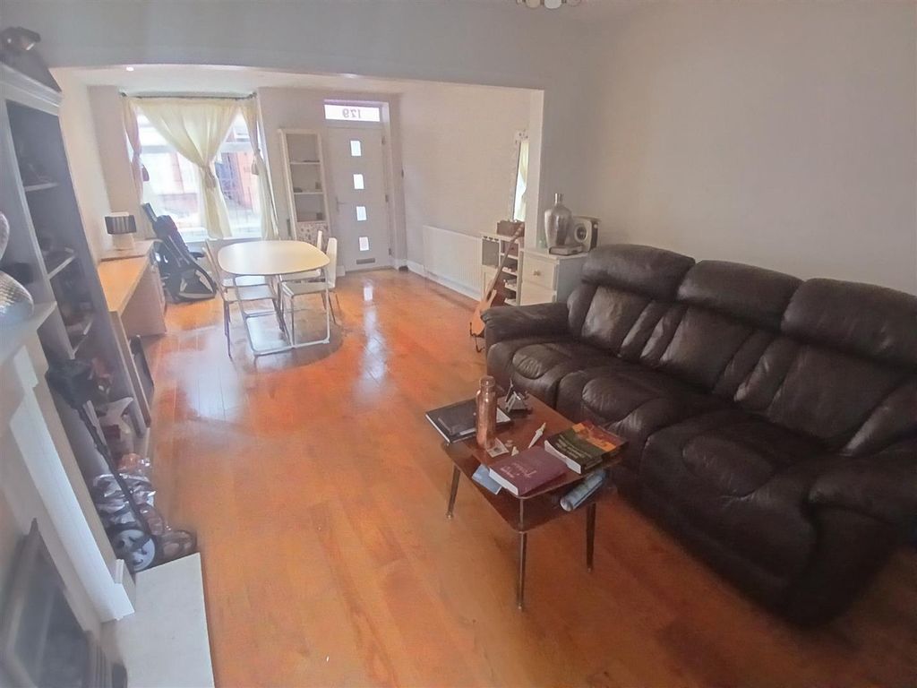 Property photo 3 of 19