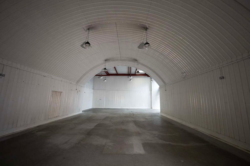 Property photo 2 of 6 An Empty Arch With White Lining