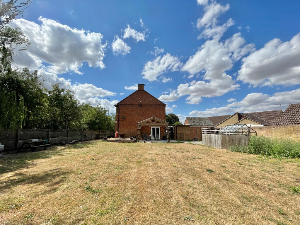 Property photo 1 of 31