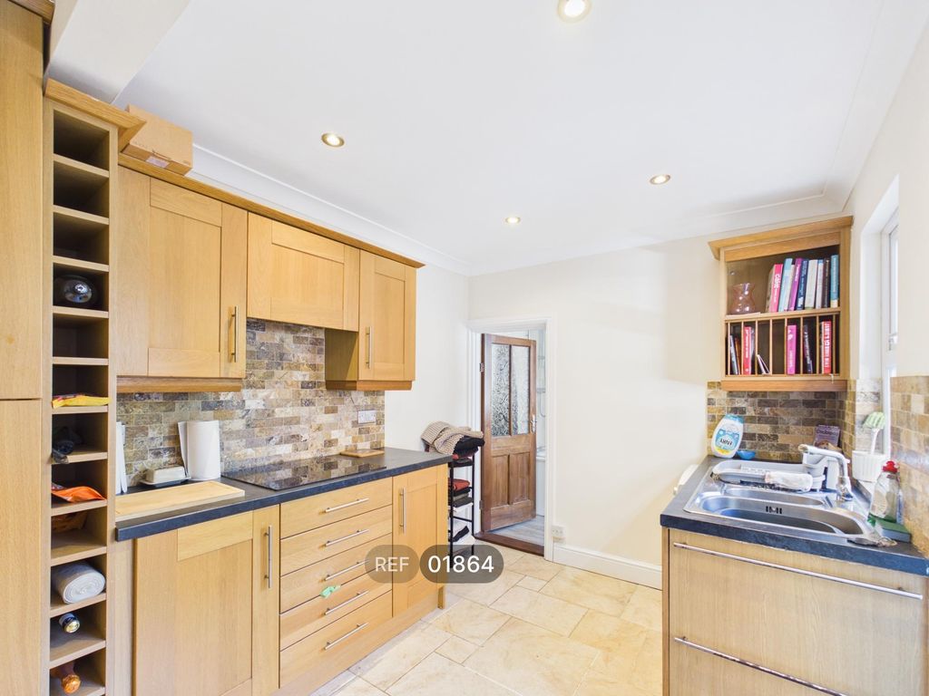 Property photo 3 of 8 Kitchen/Dining Room