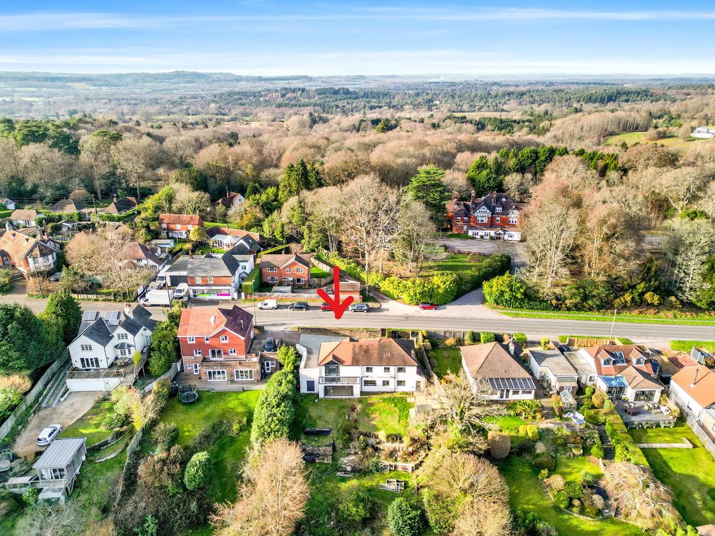 Property photo 2 of 32