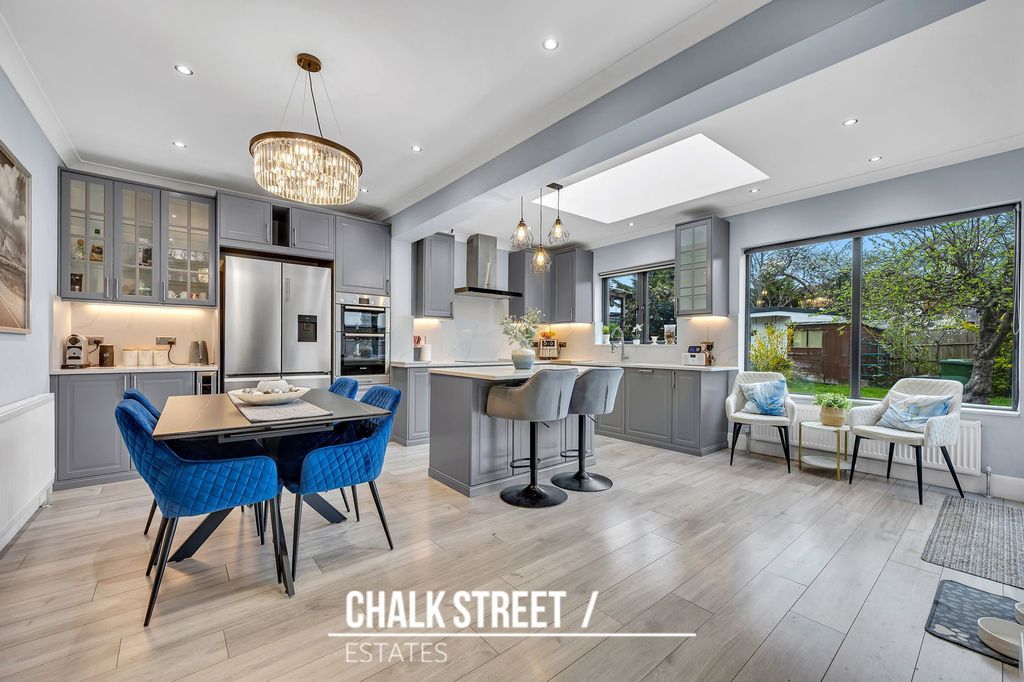 Property photo 2 of 29