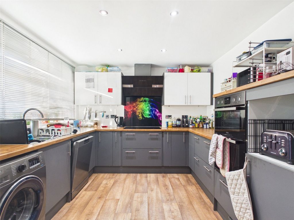 Property photo 2 of 17 Picture No. 09
