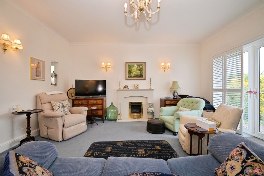 Property photo 2 of 16