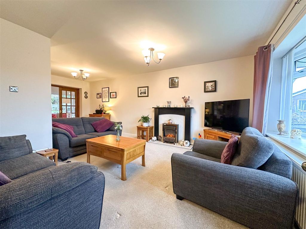 Property photo 2 of 41