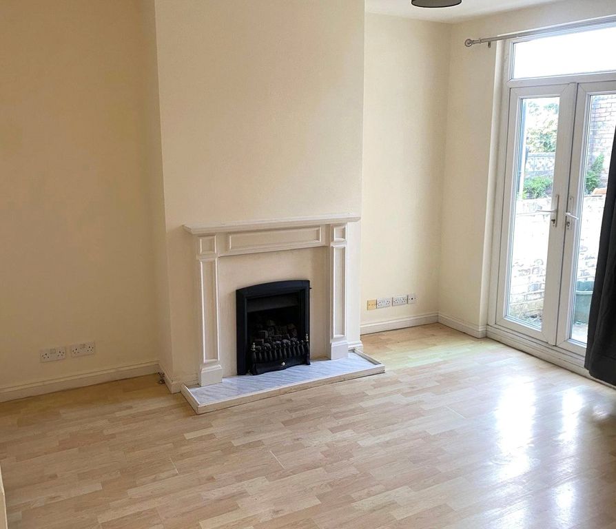 Property photo 3 of 8 Dining Room