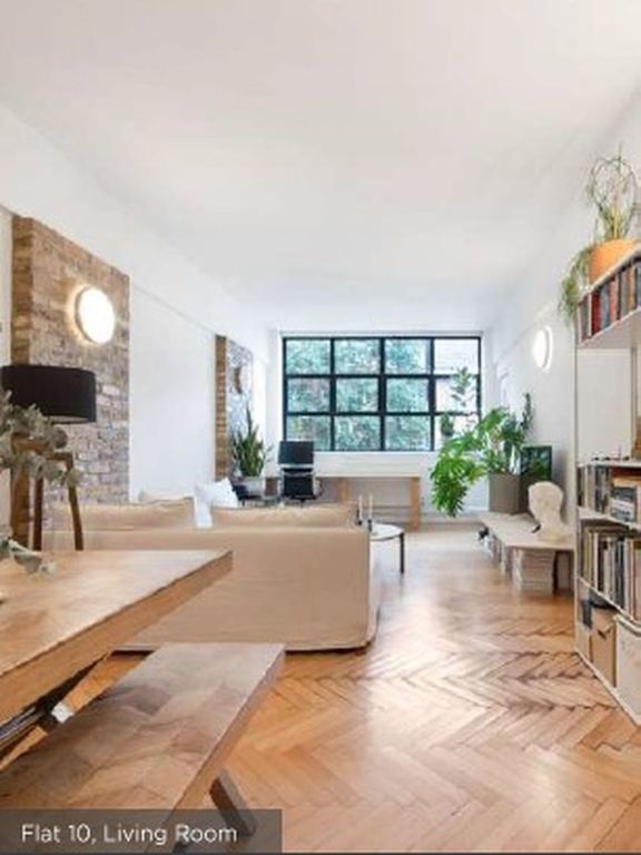 Property photo 2 of 10 Living_Room (Example)