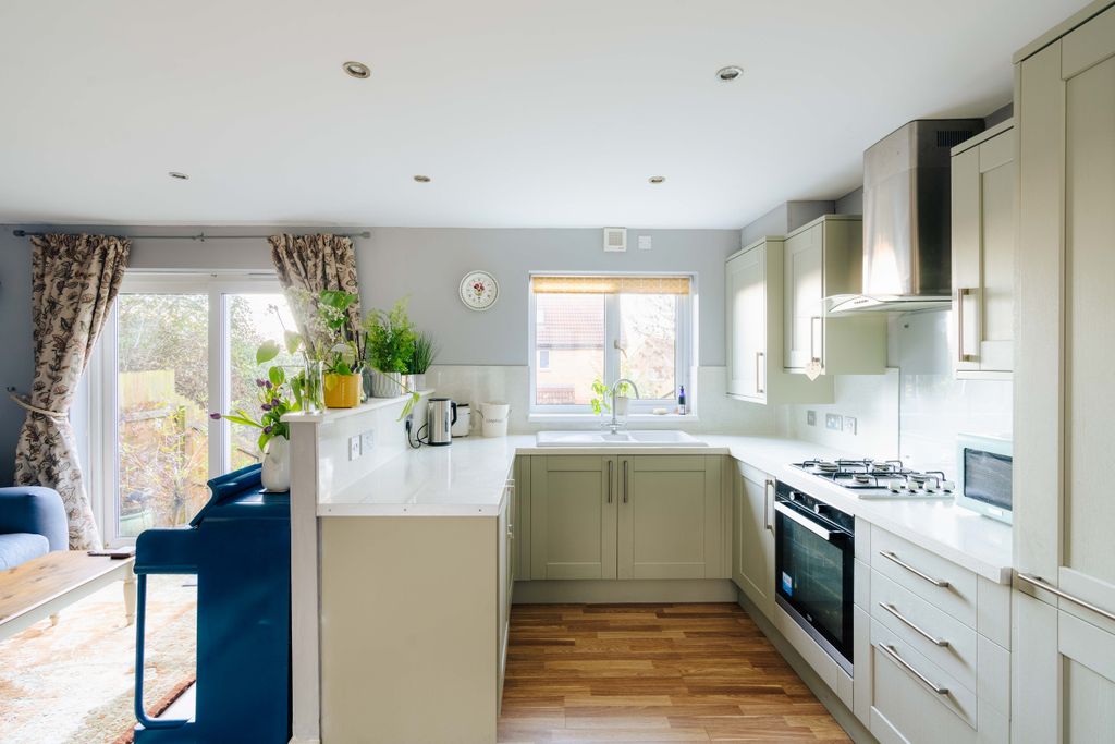 Property photo 2 of 17 2