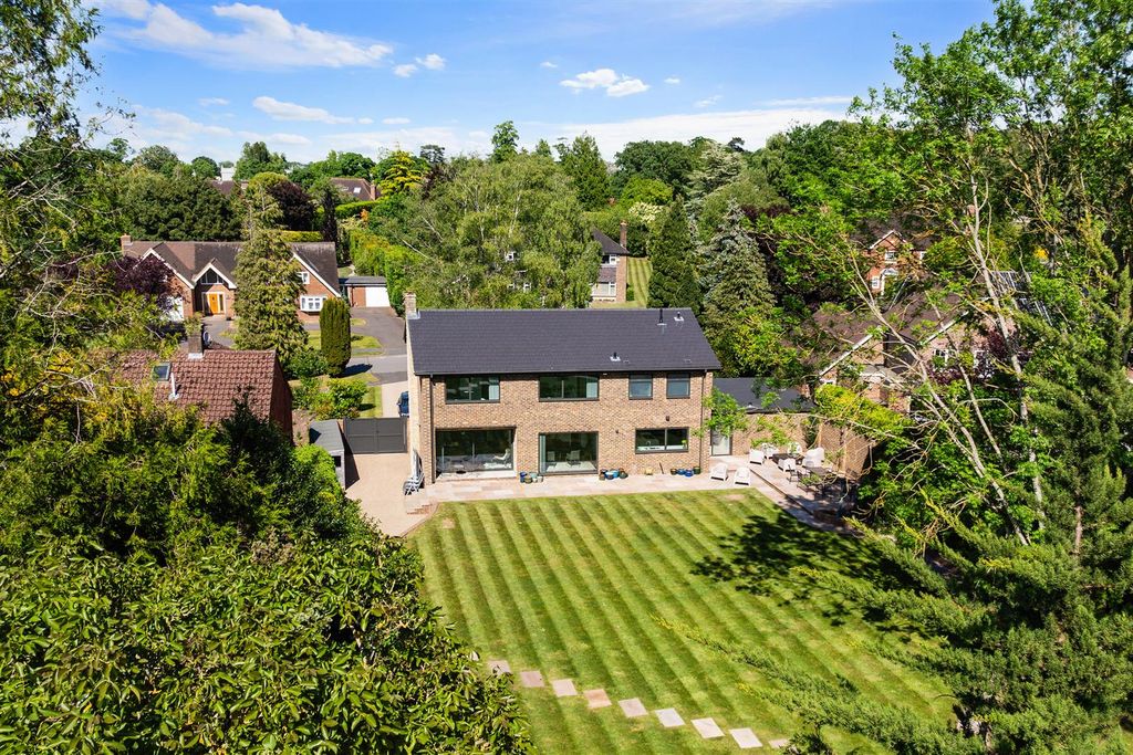 Property photo 3 of 45 Oaken Coppice, 22- (58).Jpg