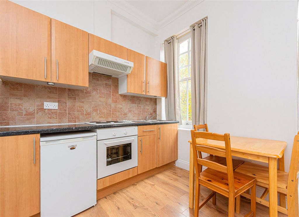 Property photo 2 of 10 Picture No. 06