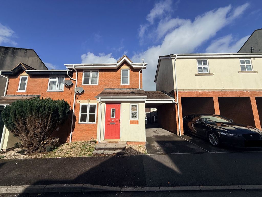 Property photo 1 of 14 Front Aspect