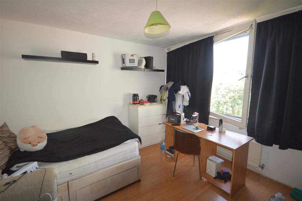 Property photo 3 of 4