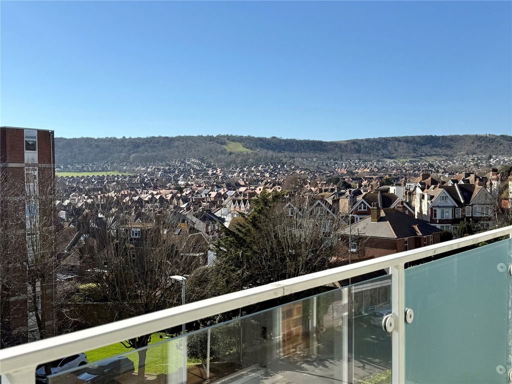 Property photo 3 of 13 Picture No. 24