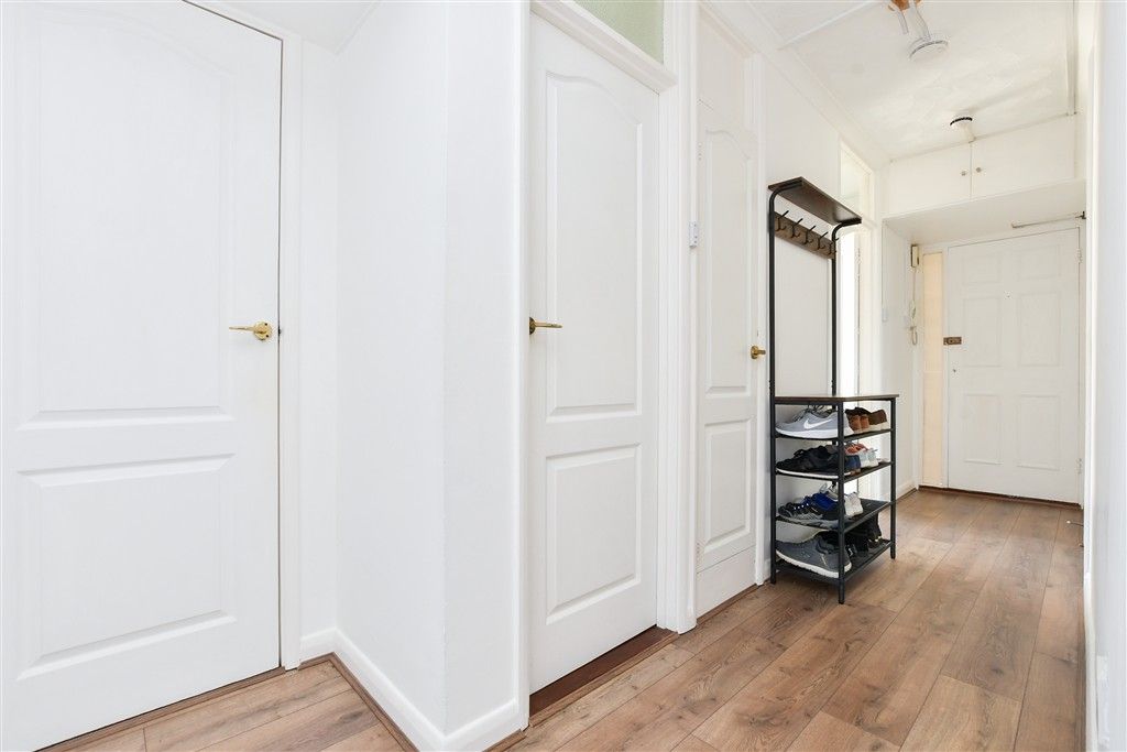 Property photo 3 of 14 Hallway