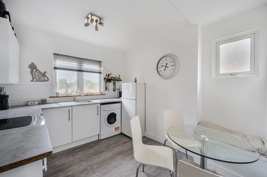 Property photo 2 of 13 1300442-12-683F5c59Ad994
