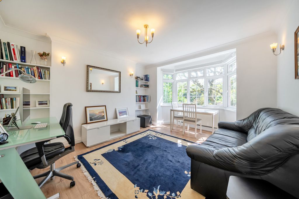 Property photo 2 of 18 1449927-2-69Ea027...