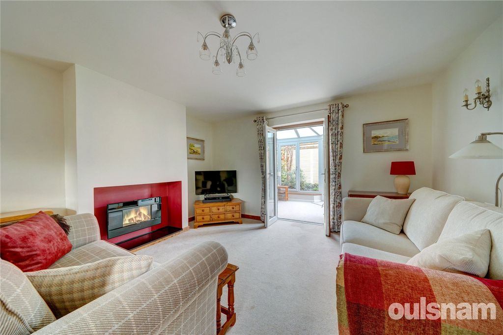 Property photo 2 of 23 Picture No. 17
