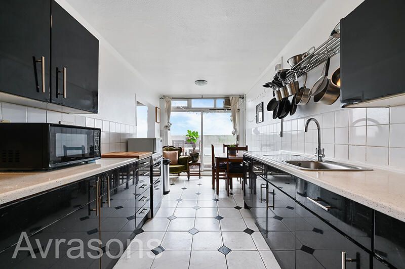 Property photo 2 of 13 Kitchen