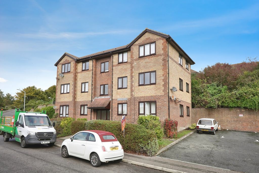 Property photo 1 of 16