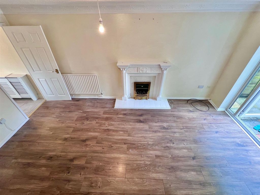 Property photo 1 of 10 Lounge...Jpg