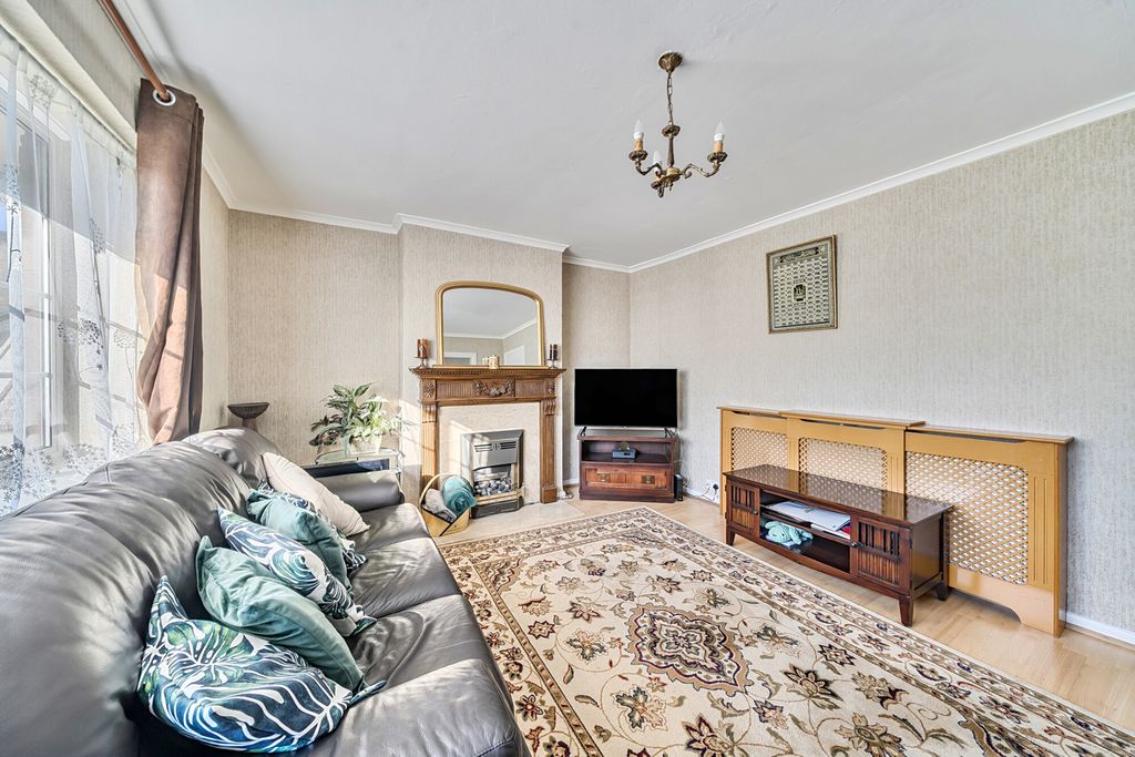 Property photo 3 of 20 1356239-4-68dc081...