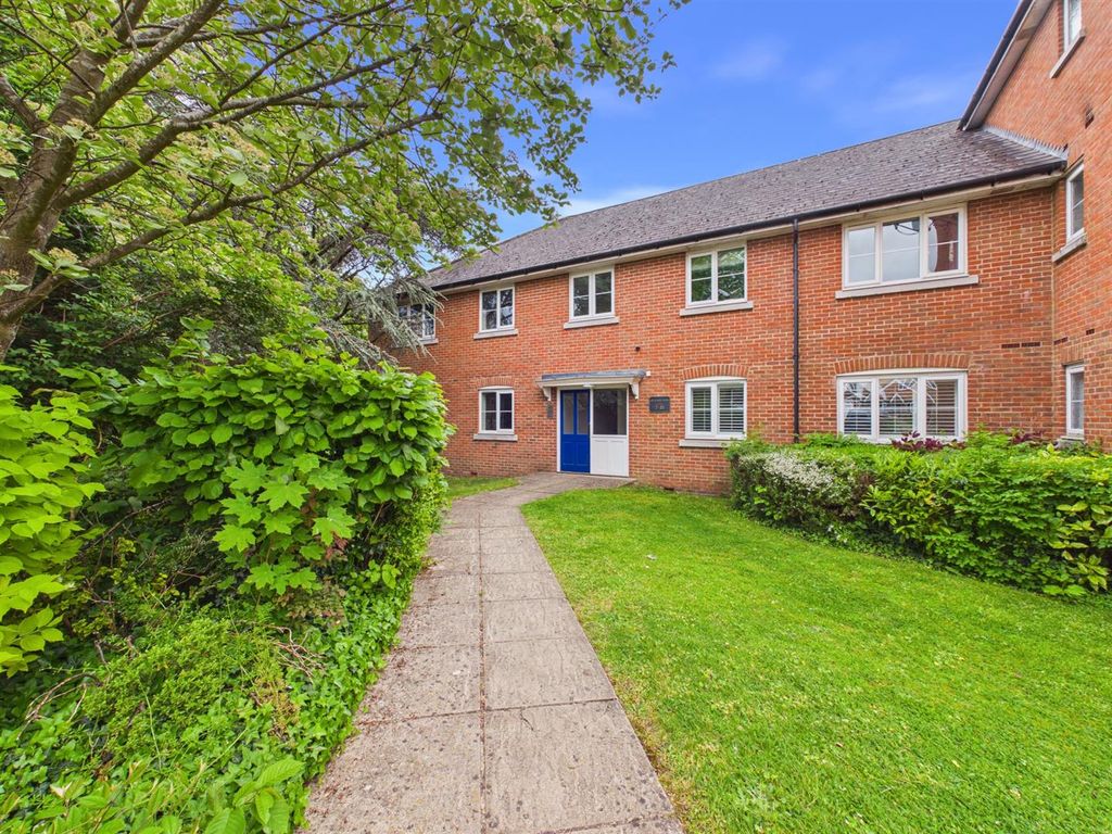 Property photo 1 of 9 Cam02435G0-Pr0260-Still016.Jpg