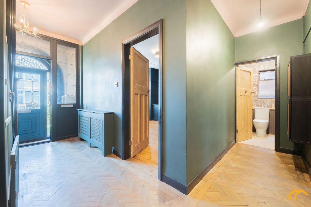 Property photo 3 of 35